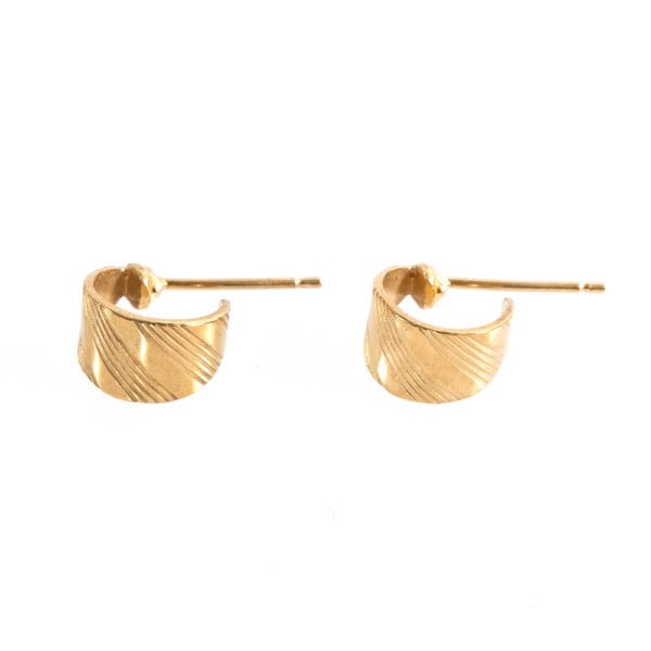 Huggie-Gold Half circle huggie earrings in gold